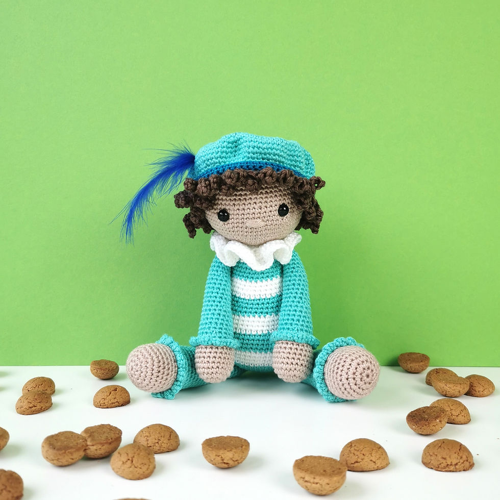 Thumbnail: Sint, Piet and Ozosnel PDF Crochet Pattern