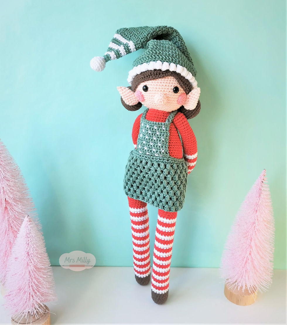 Thumbnail: Kersttrio (kerstman, kerstelf en kerstvrouw) Long Legs PDF haakpatroon
