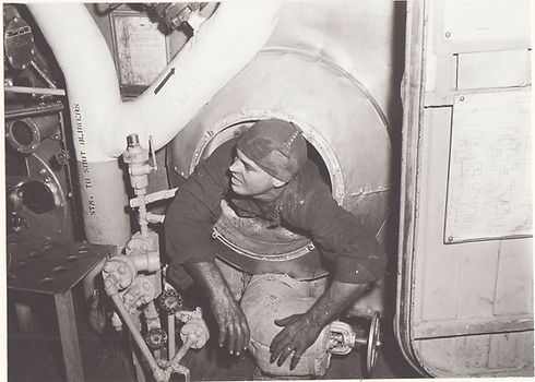 11A USS Intrepid (CVA-11) Boilerman2.jp