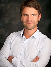 Los Angeles best hypnotherapist Brice Le Roux helps you achieve positive changes and reach your highest level of excellence.