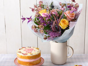 Delicious Mother’s Day gifts from Lola’s Cupcakes