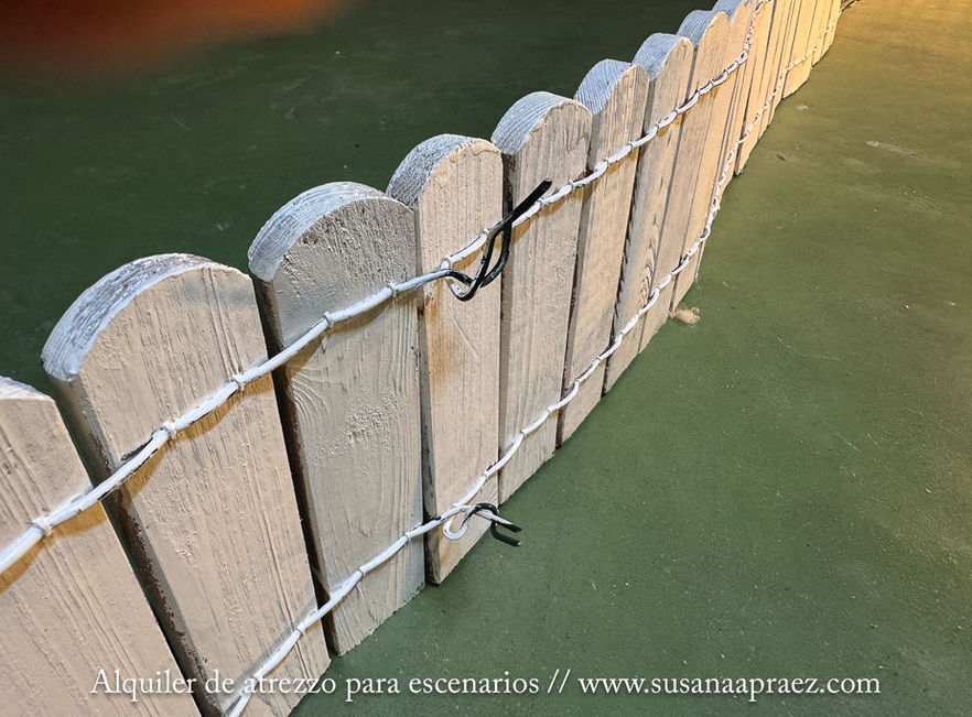 Escenario y atrezzo para eventos y fotografía, ideal para crear ambientes únicos y personalizados
