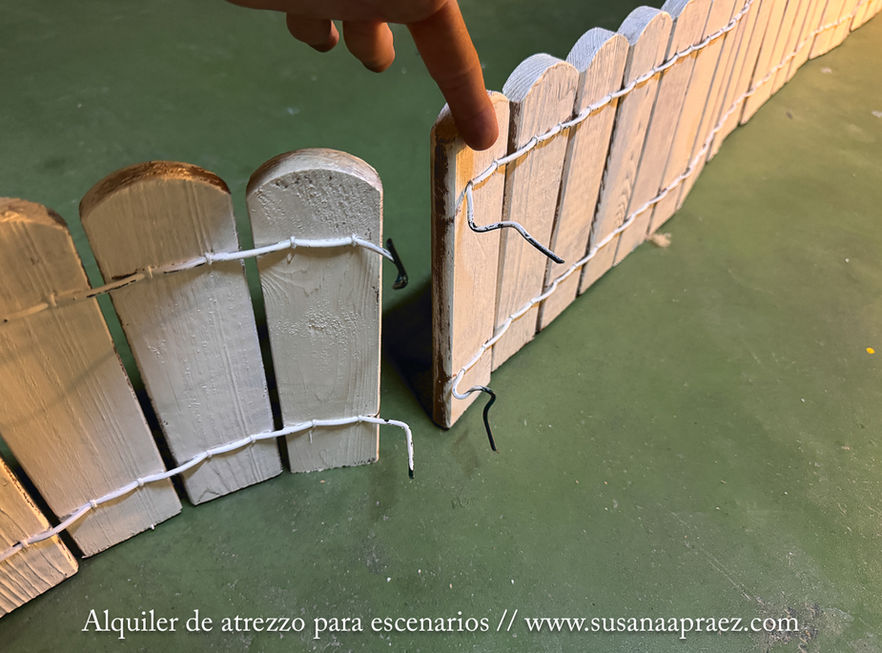 Escenario y atrezzo para eventos y fotografía, ideal para crear ambientes únicos y personalizados