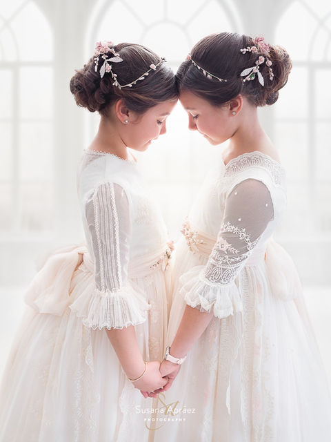 Sesiones de fotografía profesional para capturar momentos especiales: embarazo, recién nacidos, mellizos, bebés, seguimiento, Navidad infantil, comuniones, exteriores, familiares, falleros, imagen personal y pedidas de mano. Susana Apráez Photography