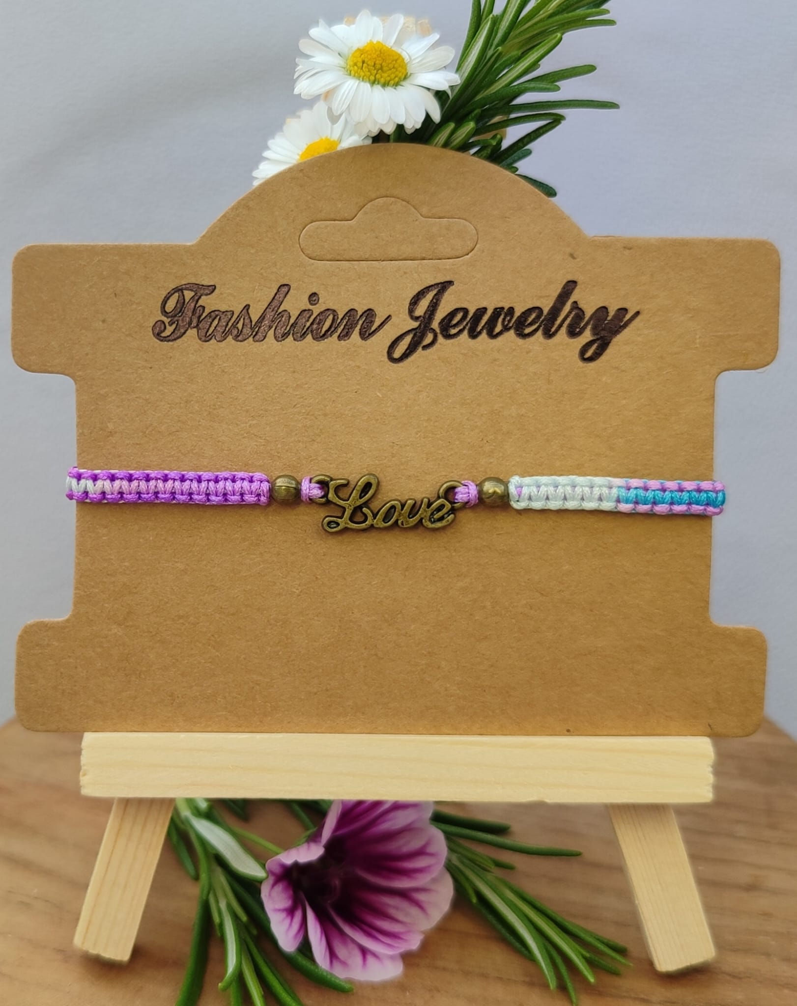 Bracelet macramé multicolore avec un connecteur LOVE