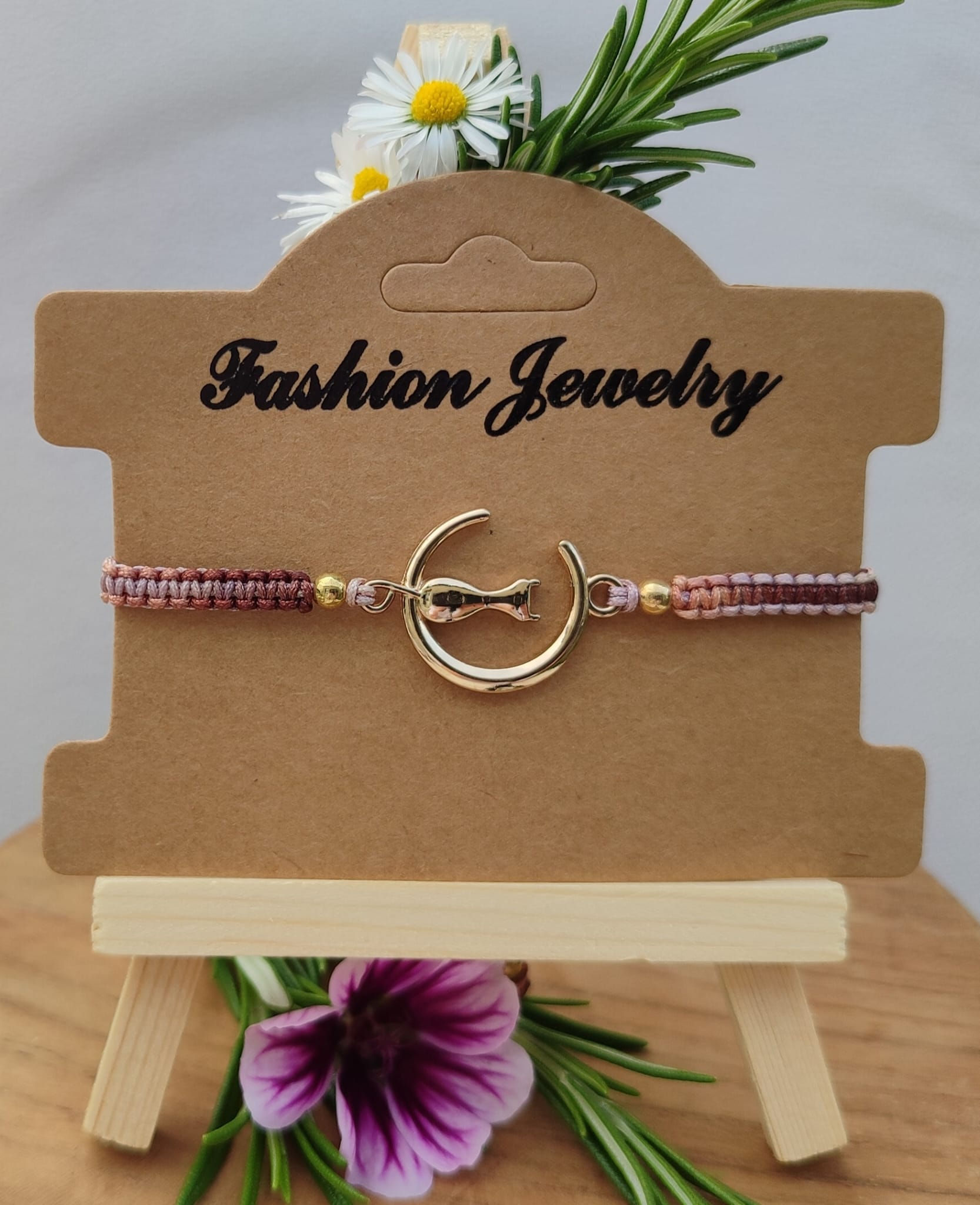 Bracelet macramé multicolore avec un connecteur chat sur lune