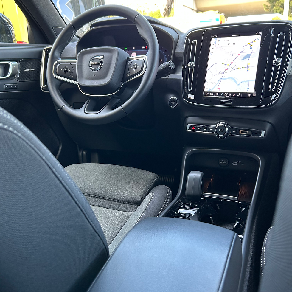 Miniatura: Volvo XC40 Plus B4 Mild Hybrid G Dark 197CV 34.000km