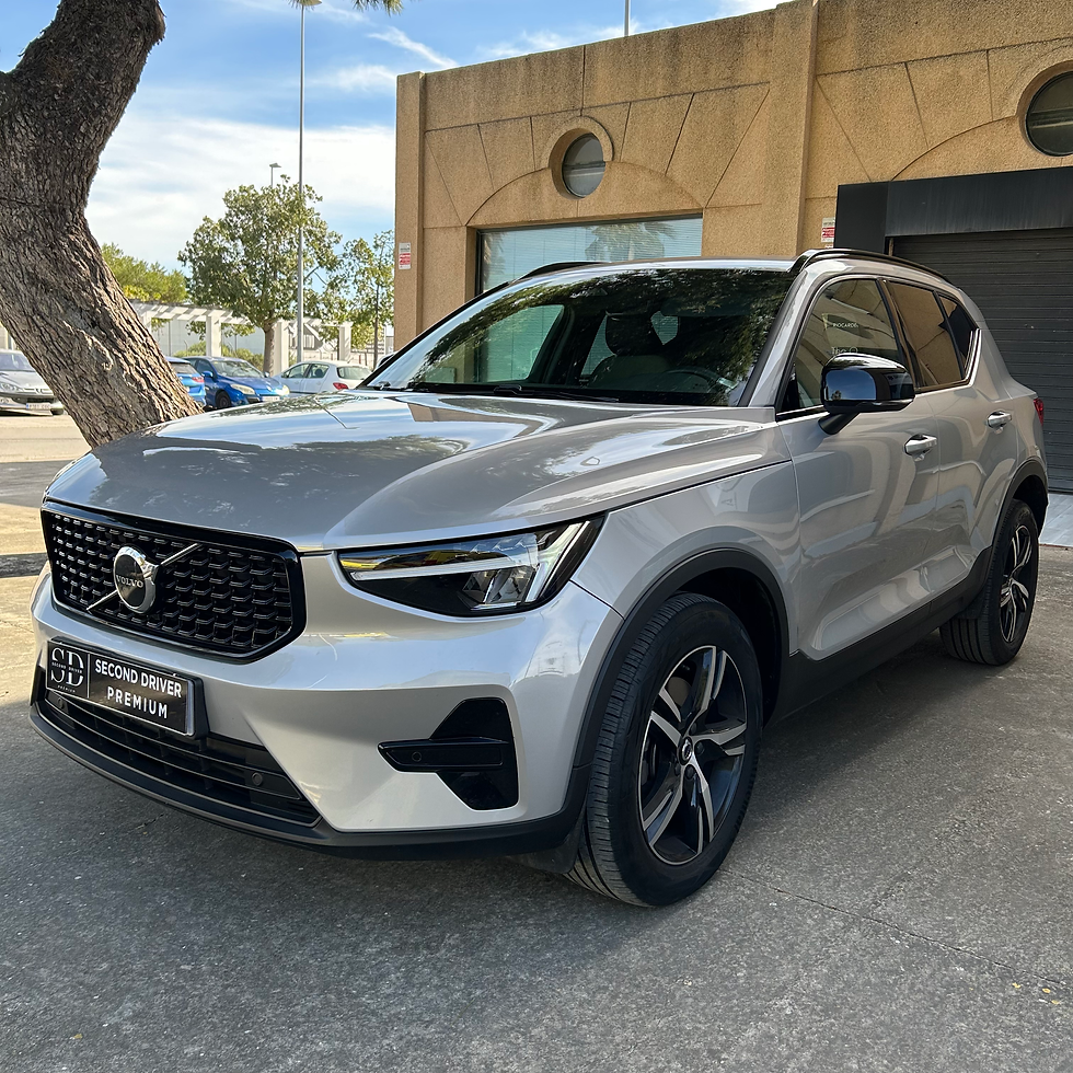 Miniatura: Volvo XC40 Plus B4 Mild Hybrid G Dark 197CV 34.000km