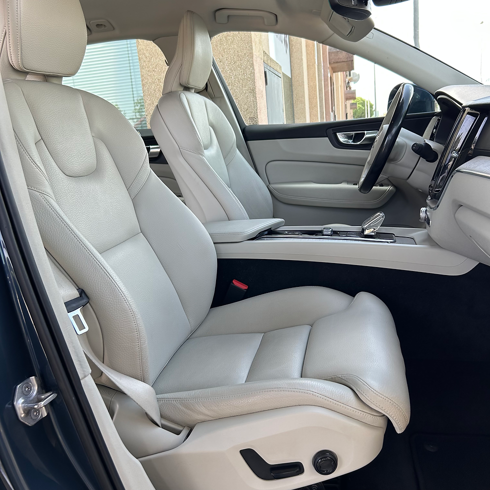 Miniatura: VolvoXC60 2.0 B4 Mild- Hybrid D Inscription Auto 197CV 121.500 km