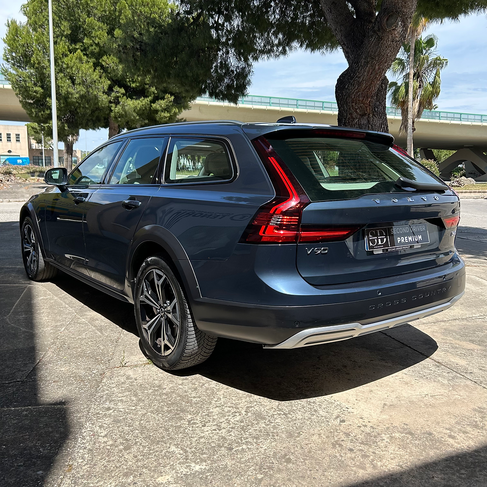 Miniatura: Volvo V90 Cross Country B4 D AWD Plus 197CV 87.000km