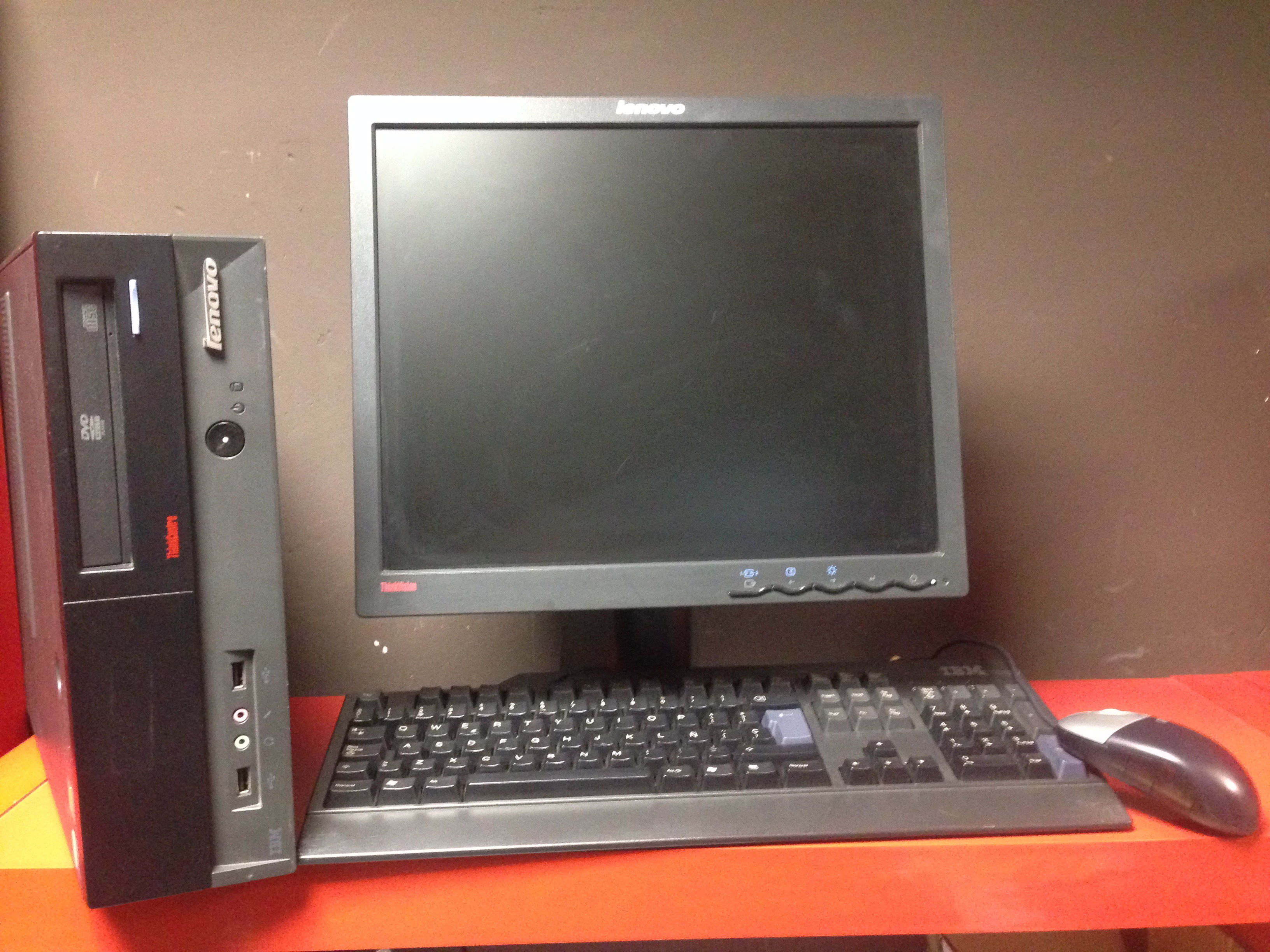 Ordenador Completo Lenovo 2gb RAM 80HDD