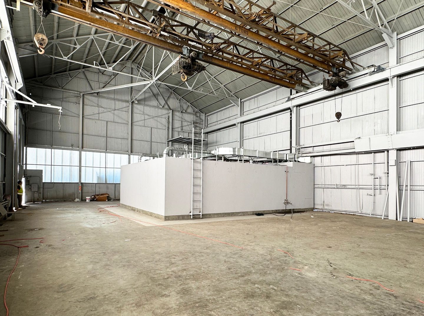 J - CRANE COVE PARK BUILDING 49_3304