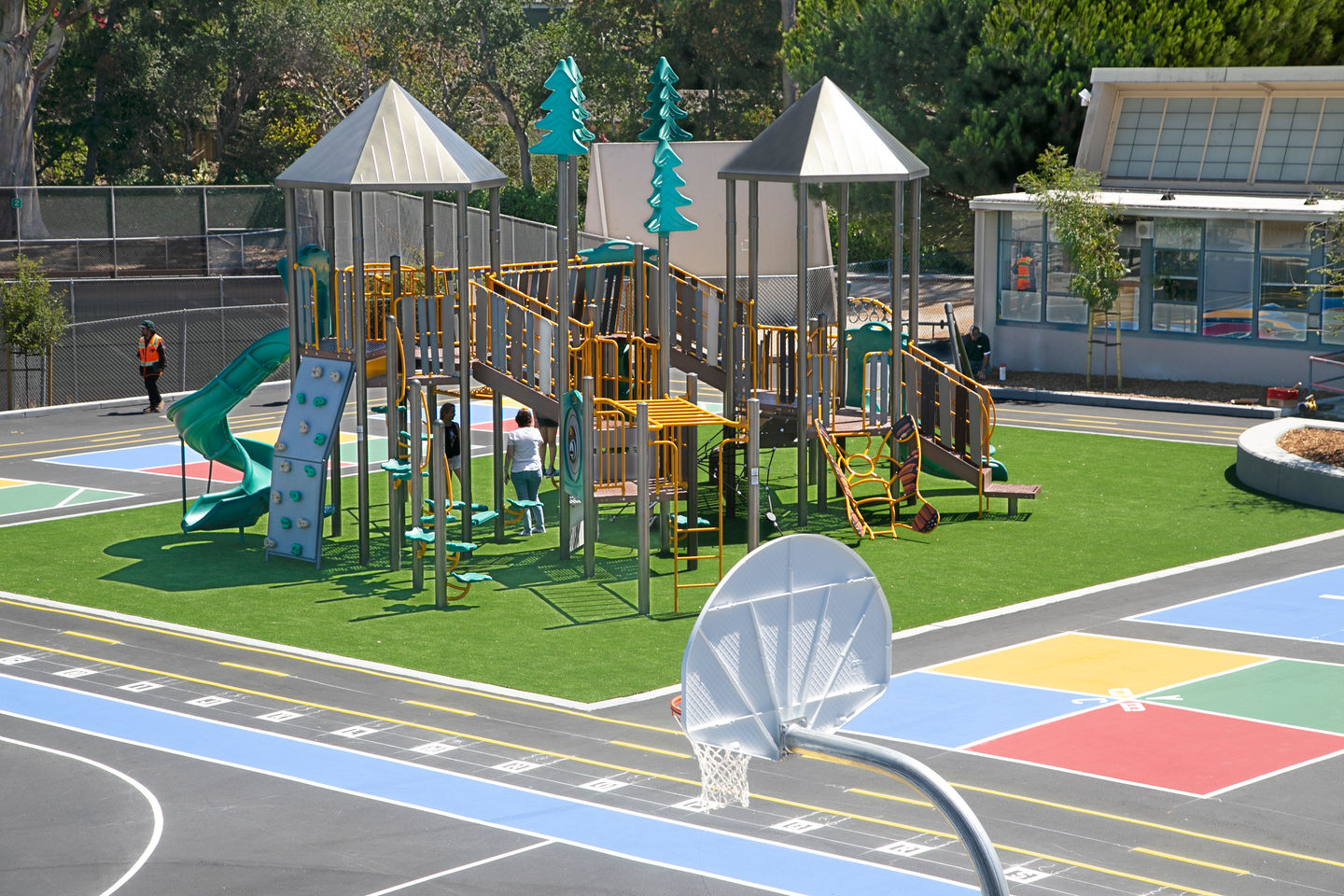 D - LINCOLN ELEMENTARY SCHOOL PLAY YARD 5803