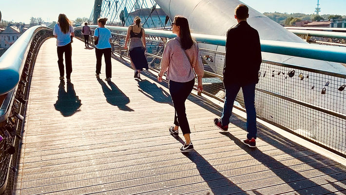 KRAKOW BRIDGE PEOPLE_3590 2.jpg