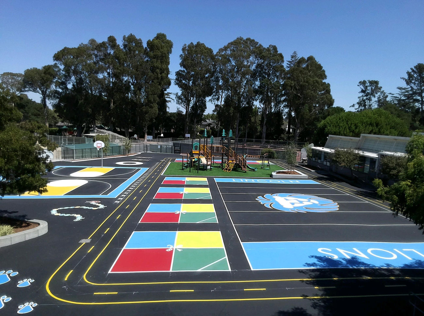 L -  LINCOLN ELEMENTARY SCHOOL PLAY YARD 44299528