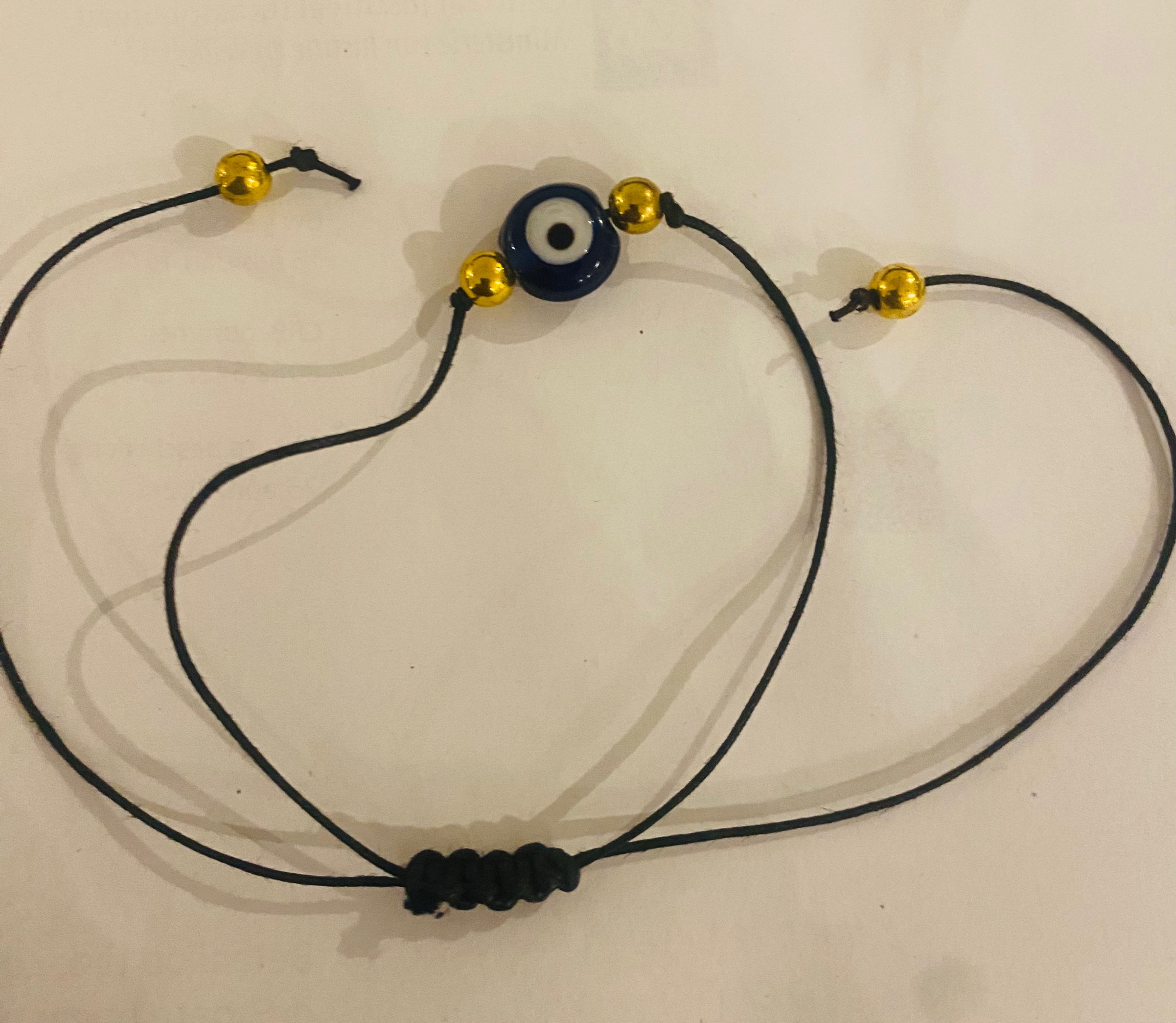 Kaala Dhaaga met Gouden Ballen, Evil Eye en Extra Dun Touw