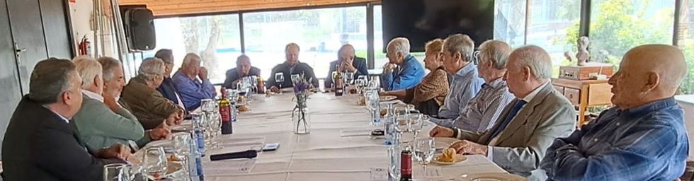 La Tertulia de APEVE congrega a algunos de los mejores periodistas con varias décadas de experiencia