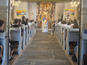 Geöffnete Türen beim Abschlussgottesdienst