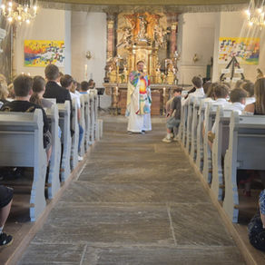 Geöffnete Türen beim Abschlussgottesdienst