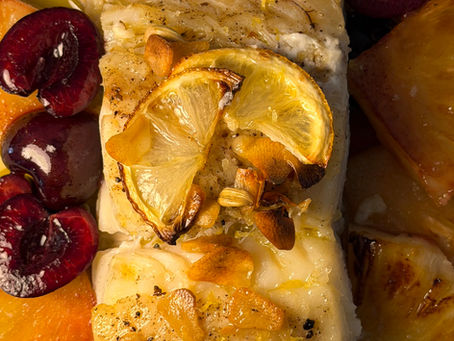 Bacalhau com abacaxi e cerejas