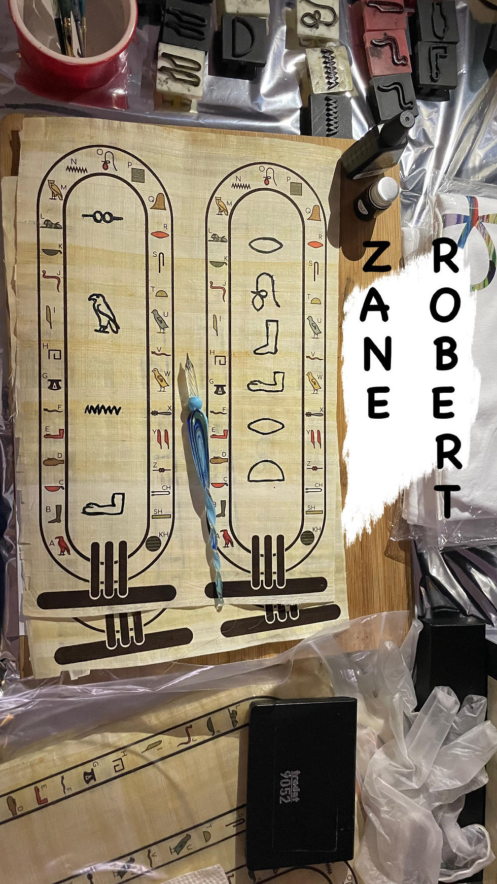 Thumbnail: Cartouche