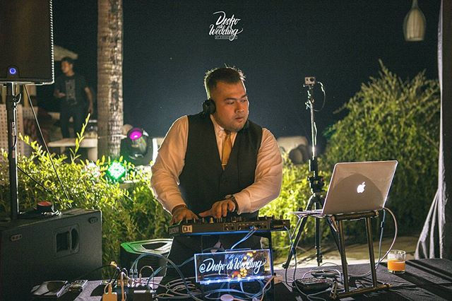 __Greet your beloved guests with the sounds of your heart, through the hands of the DJ