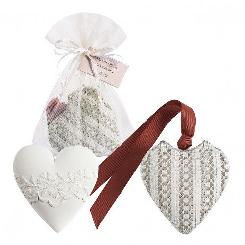 Mathilde M scented heart in metal box Fruits des Bois