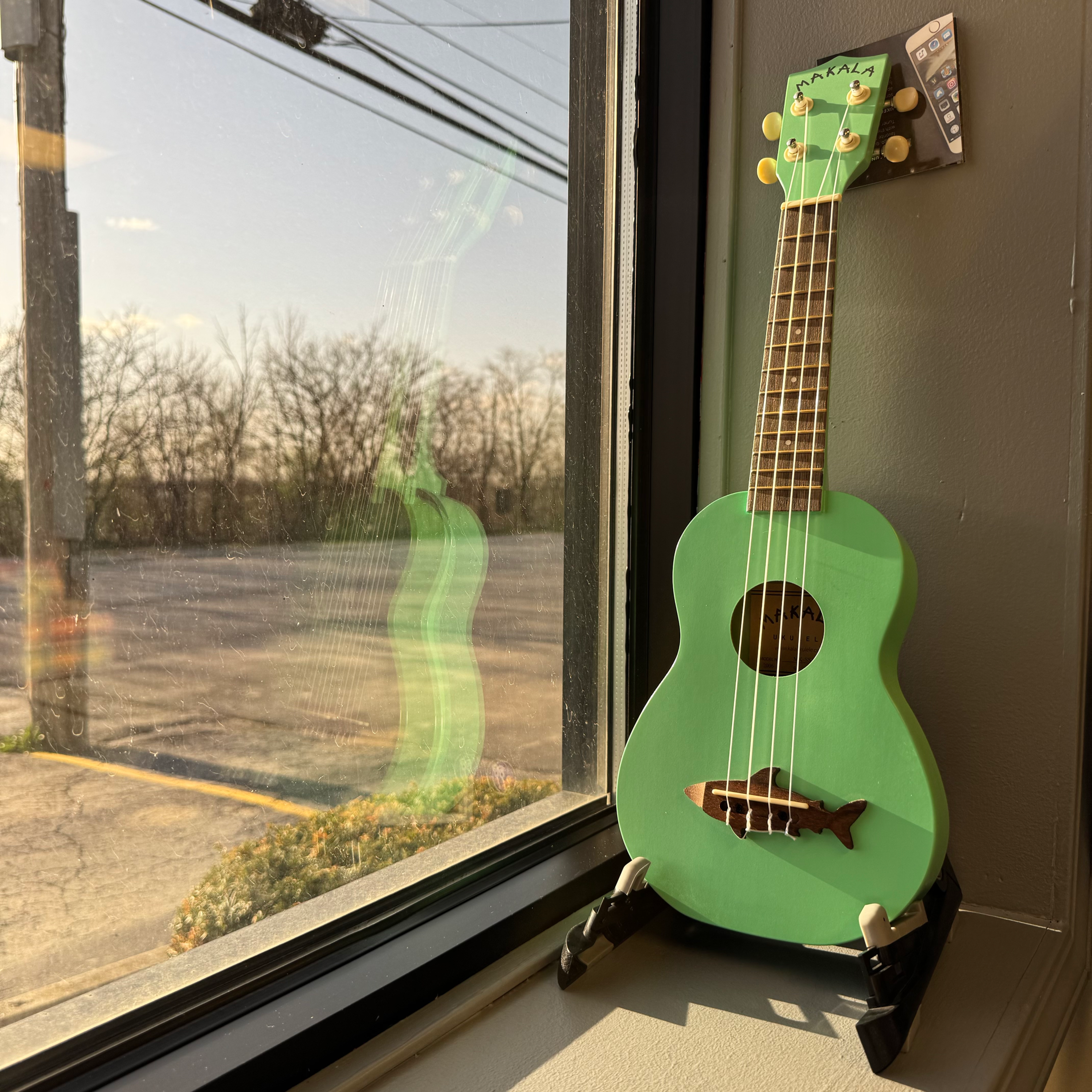 Makala Shark Soprano Ukulele (Surf Green)