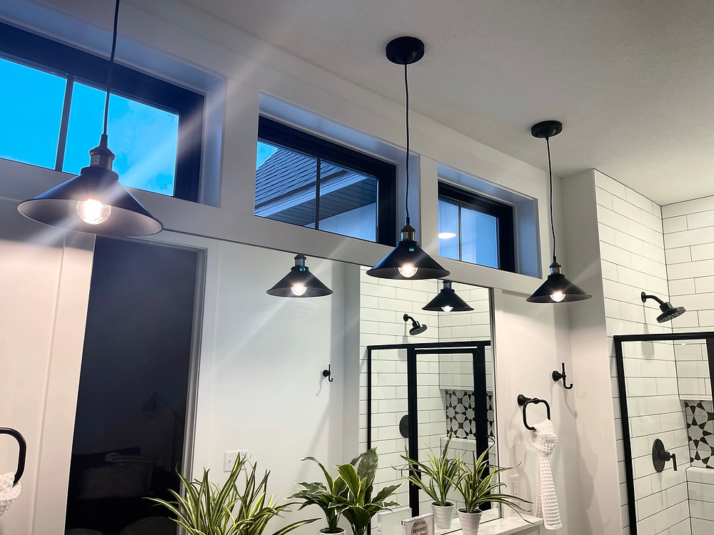 Pendant lighting in bathroom