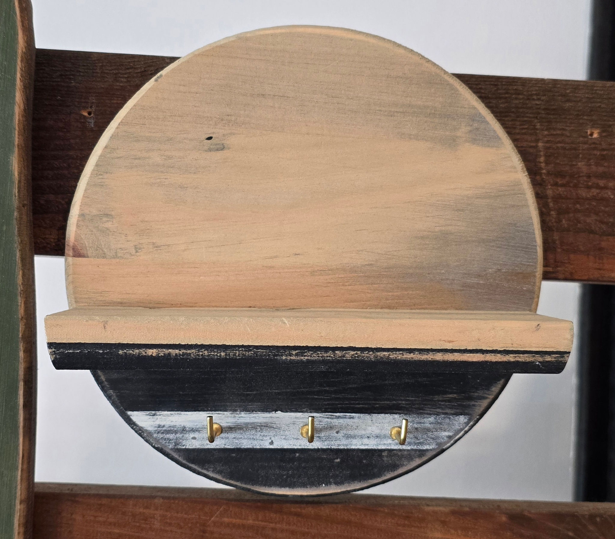 Wooden Round Key Holder Shelf