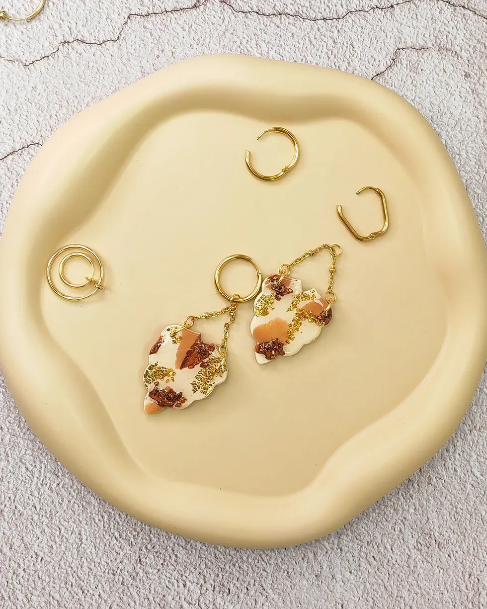 charms blanc creme et marron recto