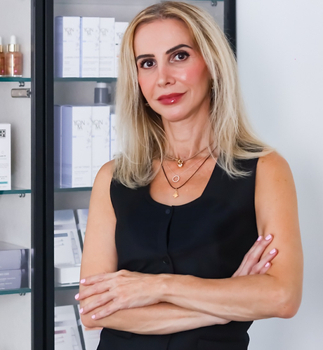 תמונה של מונה לאתר.png