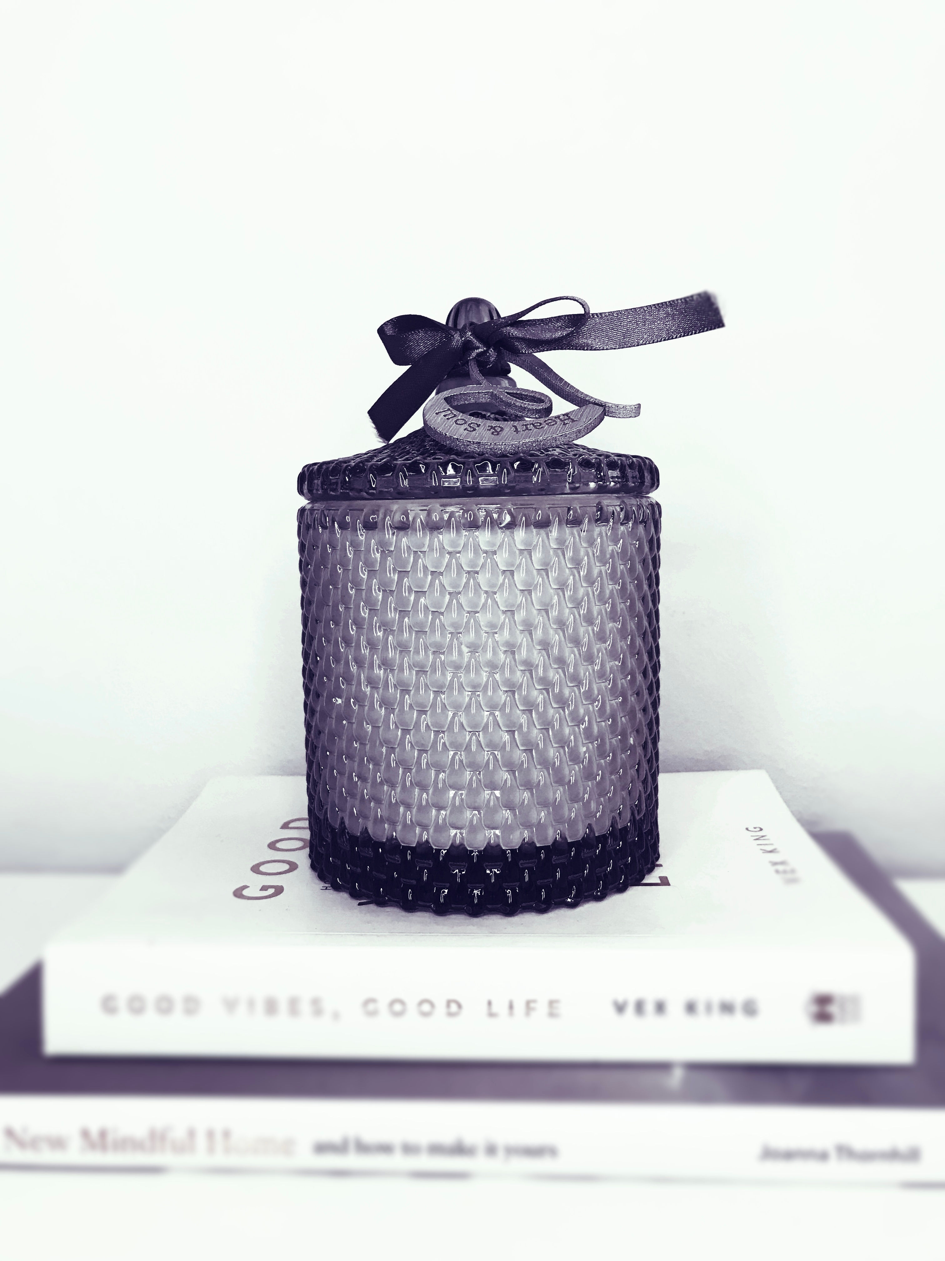 Arabians Tonka – Amber Rose Cedarwood - Double Wick Soy Candle