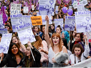 El regalo europeo y la crisis de “la mujer” 