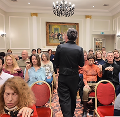 STAGE AUTOHYPNOSE INTEGRATIVE et self hypnose flash un public en auto hypnose