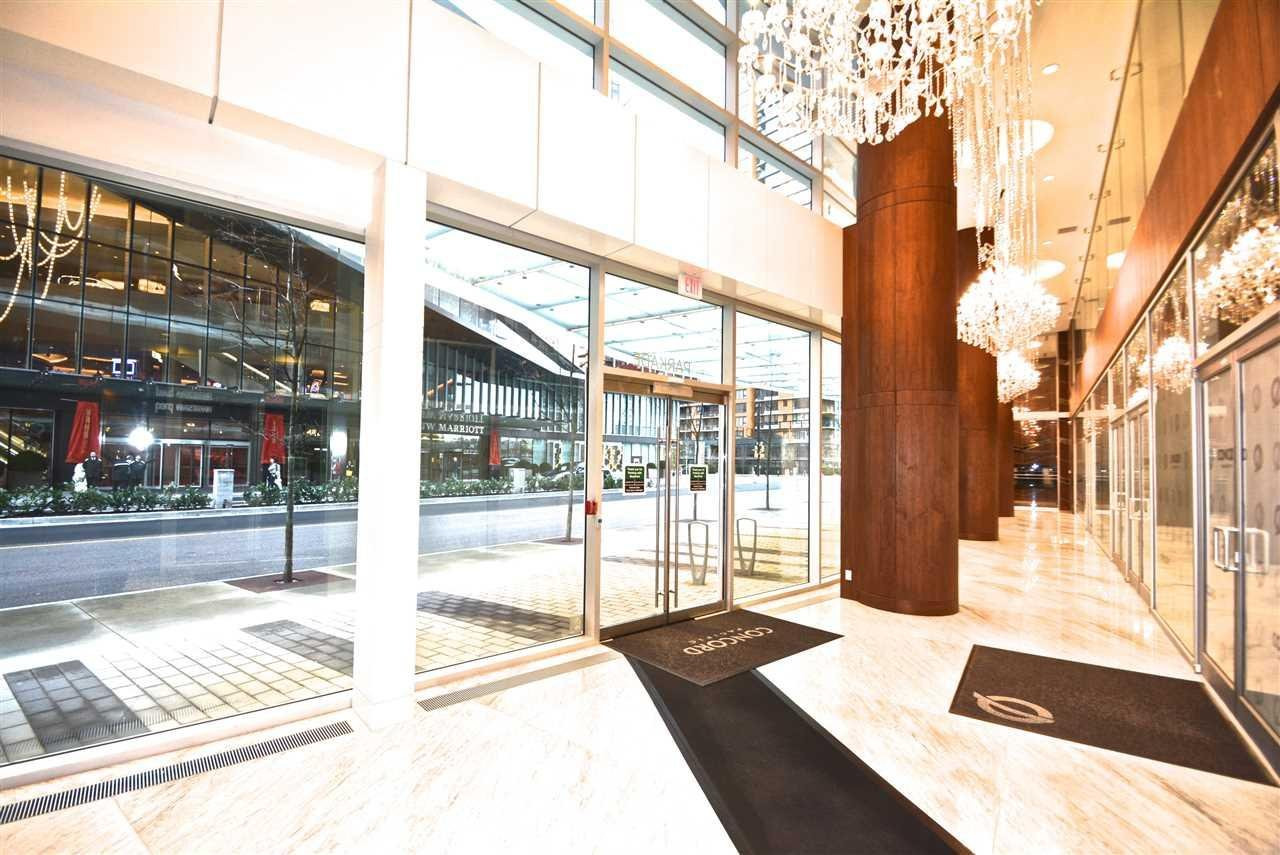 Fullscreen Page Maple Lighting