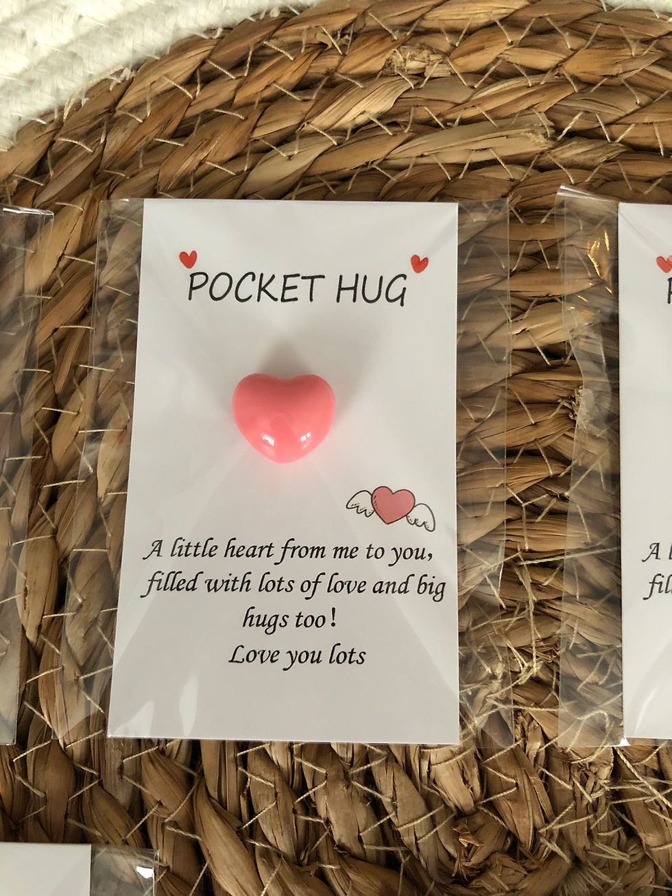 Thumbnail: Pocket hug hartjes