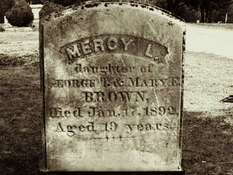 Mercy Brownin hautakivi Exeterin Baptisti kirkon hautausmaalla.