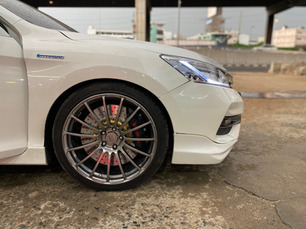 ฮอนด้า แอคคอร์ด G9 ติดตั้งเบรก AMG BREMBO