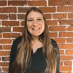 elizabeth headshot.JPG