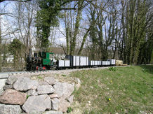 Bekannte Lok mit neuen und umgebauten Wagen. .jpeg