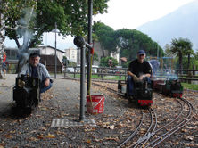 Warten im Bahnhof .jpeg