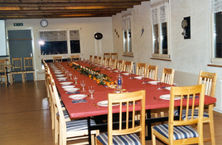 Festlich gedeckter Tisch .jpeg