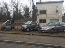 3 Generationen Mitglieder parkieren. Rechts 65 Jahre, Mitte 73 Jahre, Links 88 Jahre. Die