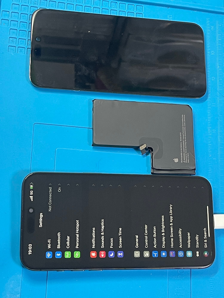 iPhone 15 Pro Maxの水没修理｜画面が緑・タッチ不可の状態からデータ
