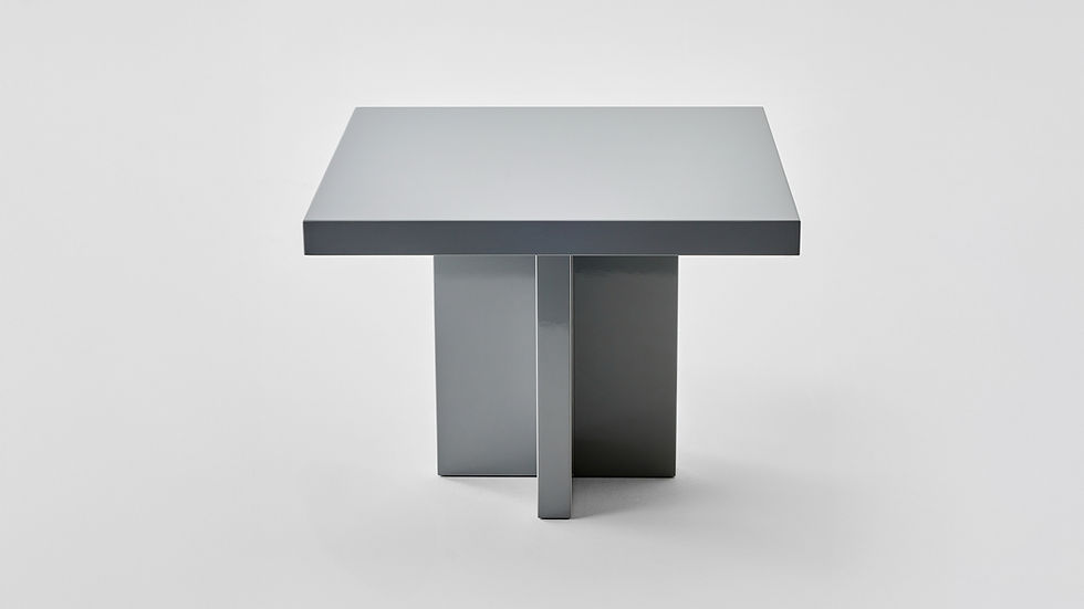 Mesa Lateral Trama