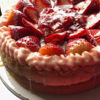 White Chocolate Strawberry cheesecake by Gâteau de Jil