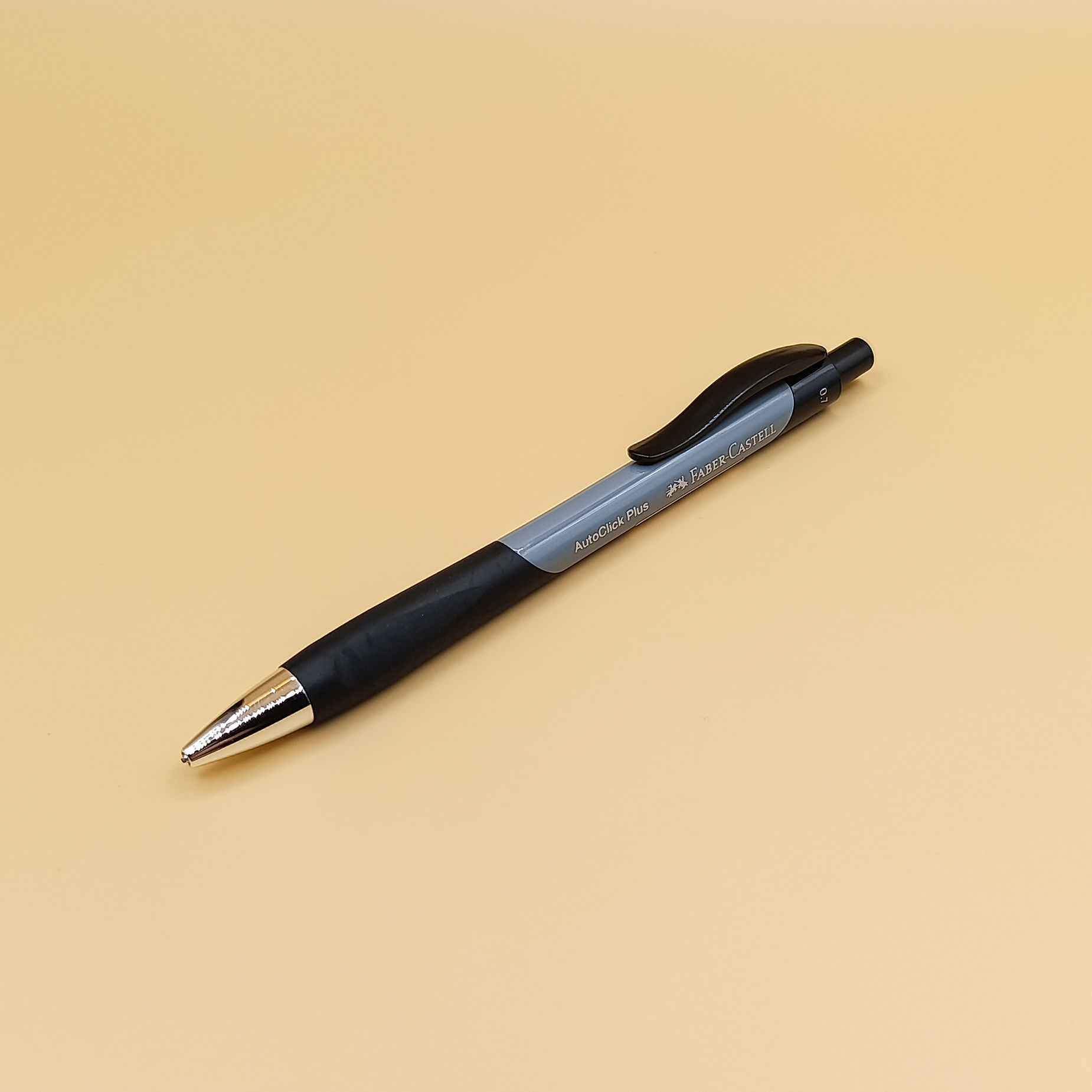 Faber-Castell AutoClick Plus Gri-Siyah 0.7 mm Uçlu Kalem Ergonomik Tutuşlu