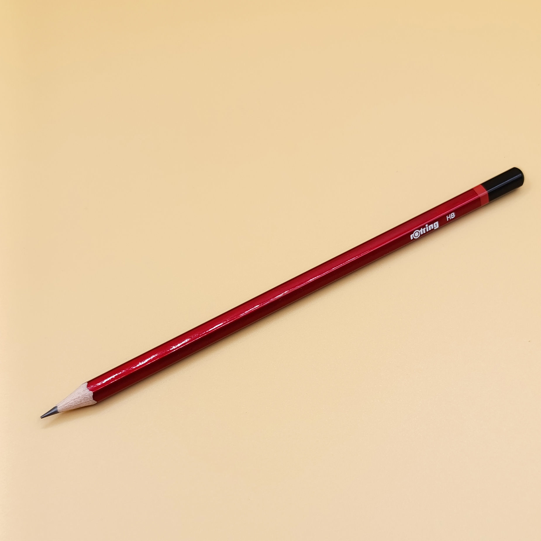 Rotring HB Kurşun Kalem Kırmızı Ahşap Gövdeli Yazı ve Çizim Kalemi