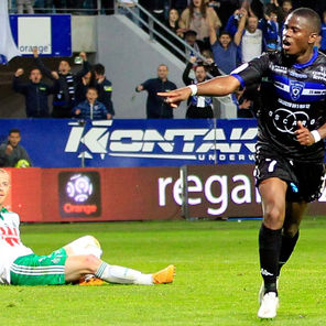 OFFICIEL : Floyd Ayité file en Angleterre !